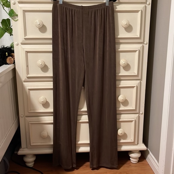 EUC Chico’s Travelers slacks. - Picture 2 of 5